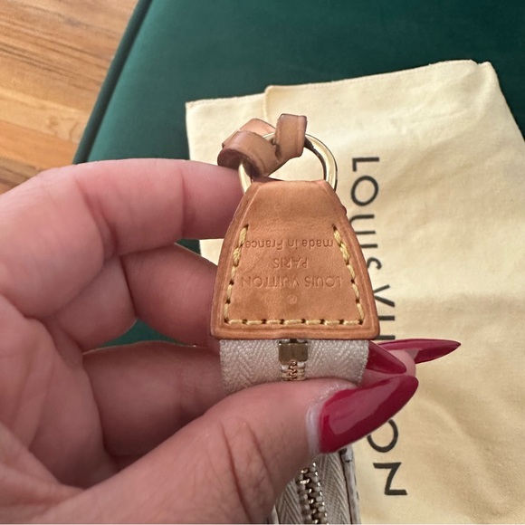 POCHETTE ACCESSOIRES Louis Vuitton in damier azur - Picture 7 of 13